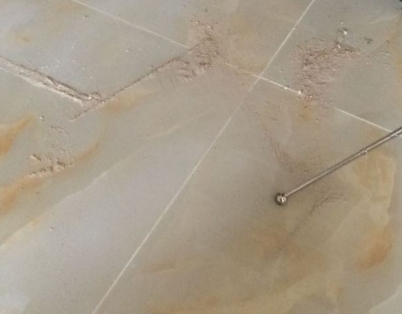 三都瓷砖空鼓维修公司分享粘合剂选择不当在瓷砖铺贴过程中可能导致以下问题